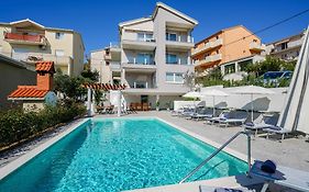 Villa Azalea Apartments A3